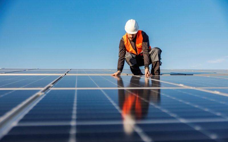 découvrez les panneaux photovoltaïques, une solution écologique et économique pour produire votre propre électricité. apprenez comment ils fonctionnent, leurs avantages environnementaux et les aides disponibles pour l'installation. transformez votre maison en source d'énergie renouvelable.