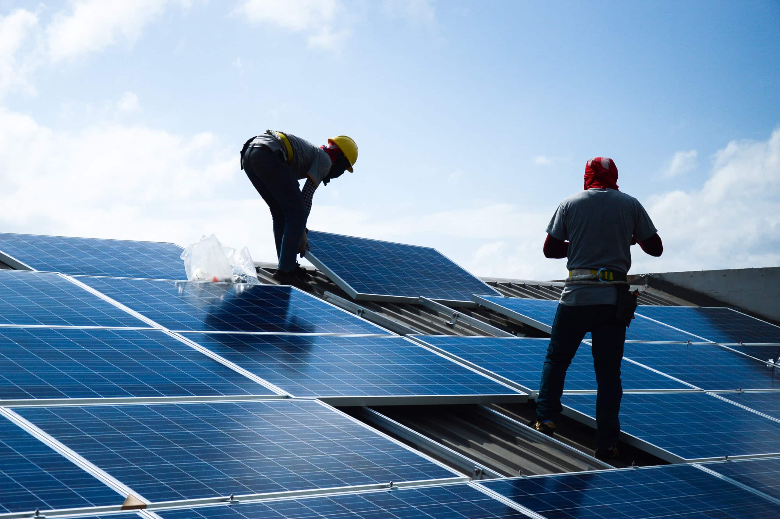 découvrez les avantages des panneaux photovoltaïques pour produire de l'énergie renouvelable. réduisez vos factures d'électricité et contribuez à la protection de l'environnement grâce à une solution durable et efficace. informez-vous sur les différentes technologies, les subventions disponibles et les meilleures pratiques d'installation.