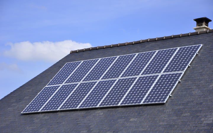 découvrez les panneaux photovoltaïques, une solution écologique et économique pour produire votre propre électricité. apprenez comment ils fonctionnent, leurs avantages et comment les installer pour profiter d'une énergie renouvelable et réduite vos factures d'énergie.