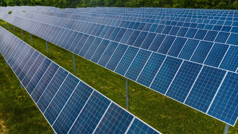 découvrez les panneaux photovoltaïques durables qui allient performance énergétique et respect de l'environnement. optimisez votre consommation d'énergie tout en contribuant à la protection de la planète grâce à des solutions innovantes et écologiques.