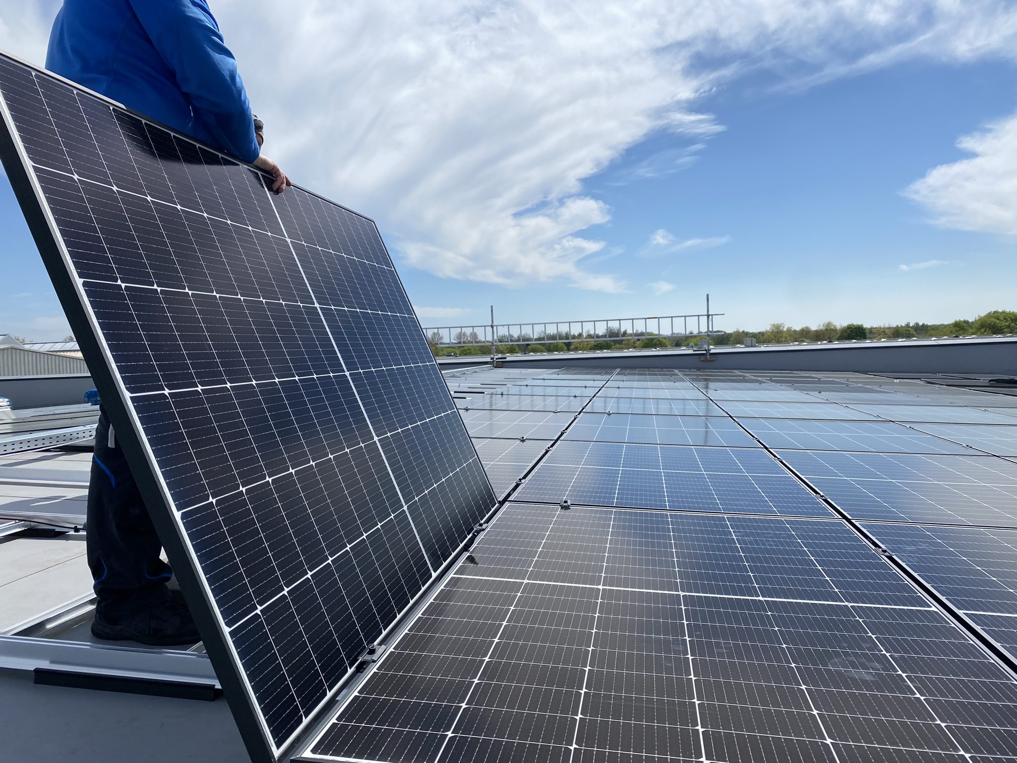 découvrez les avantages des panneaux photovoltaïques pour une transition vers une énergie verte et durable. optimisez votre consommation d'énergie tout en réduisant votre impact environnemental grâce à des solutions innovantes et écologiques.