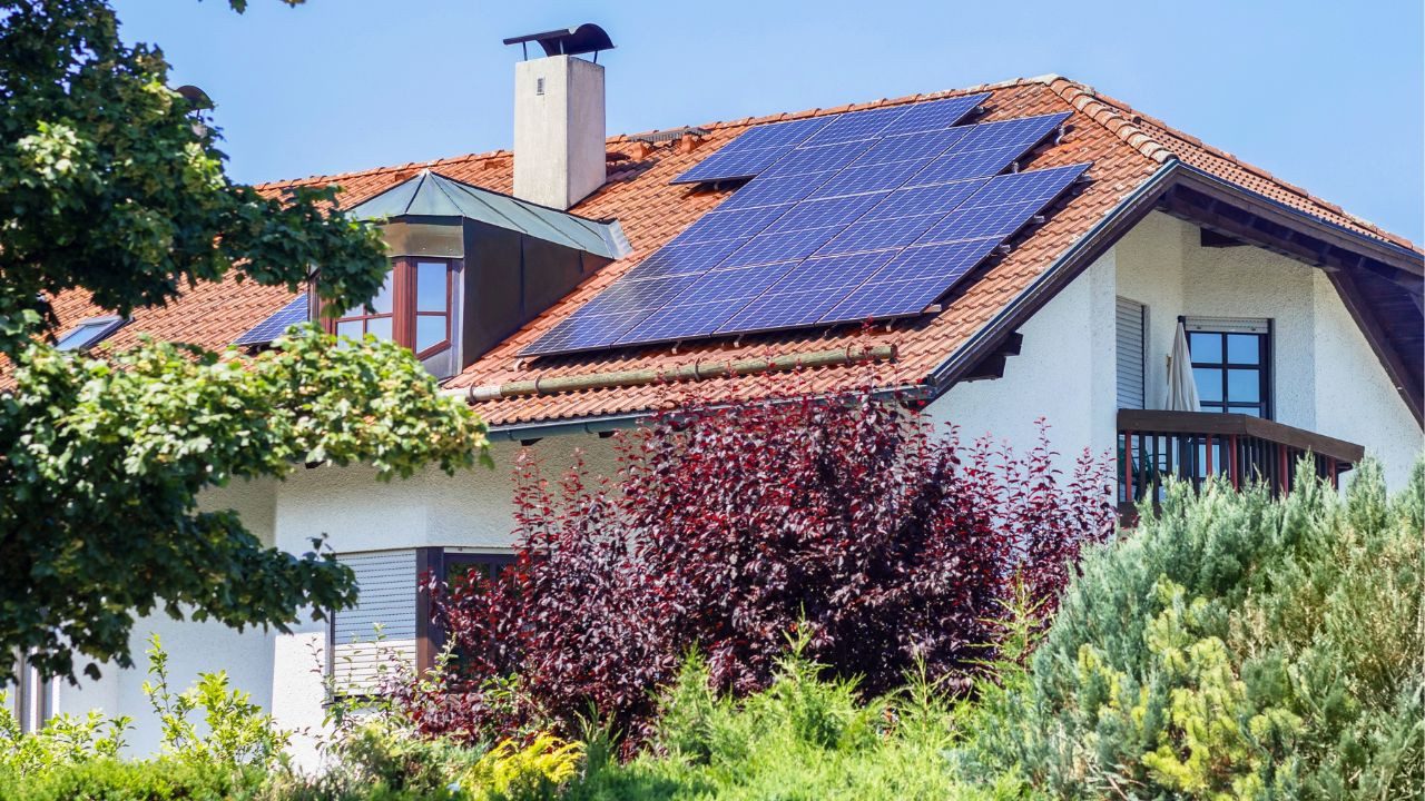 découvrez les dernières innovations en matière de panneaux solaires en 2025. optimisez votre consommation d'énergie et contribuez à un avenir durable grâce à des technologies solaires avancées. informez-vous sur les avantages, les économies d'énergie et les subventions disponibles pour un projet solaire réussi.