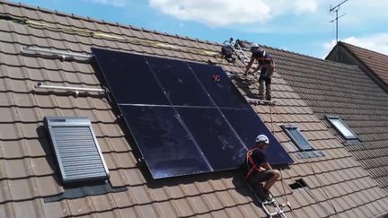 découvrez comment les panneaux solaires peuvent vous aider à réaliser des économies sur vos factures d'énergie et à contribuer à la protection de l'environnement. optez pour une solution d'énergie renouvelable et rentable dès aujourd'hui !