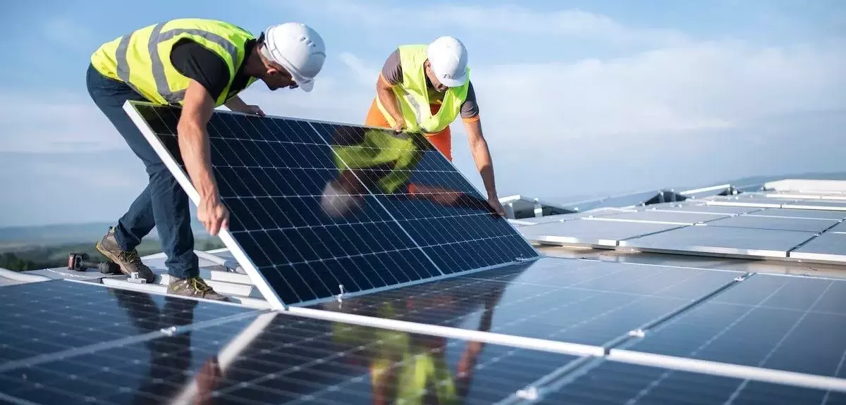 découvrez comment les panneaux solaires peuvent réduire votre consommation d'énergie tout en participant à la transition énergétique. apprenez les avantages écologiques et économiques de cette solution durable pour votre foyer ou votre entreprise.