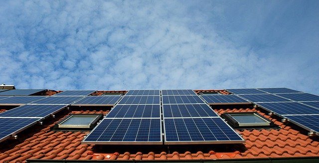 découvrez comment obtenir des panneaux solaires gratuits et réduire vos factures d'énergie. profitez des aides gouvernementales et des offres spéciales pour transformer votre maison en source d'énergie renouvelable.