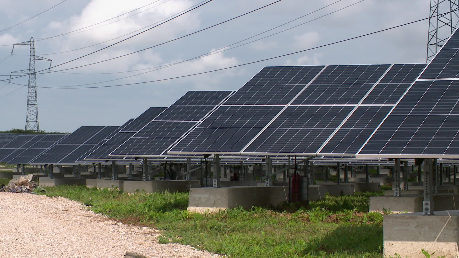 découvrez comment l'hôpital de haguenau intègre des panneaux solaires pour promouvoir une énergie verte et durable, améliorant ainsi sa performance environnementale tout en réduisant ses coûts énergétiques.
