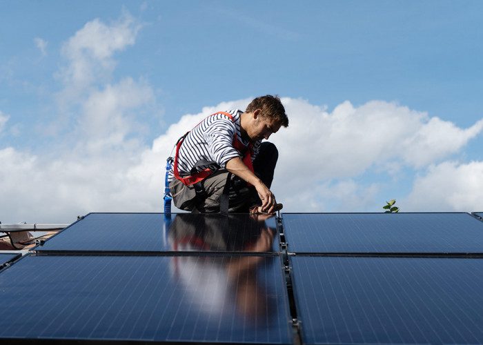 découvrez les panneaux solaires hybrides, une solution innovante alliant énergie solaire et production d'eau chaude. optimisez votre consommation énergétique tout en réduisant votre empreinte carbone. idéaux pour les particuliers et les professionnels, ces systèmes performants maximisent l'efficacité énergétique de votre habitat.