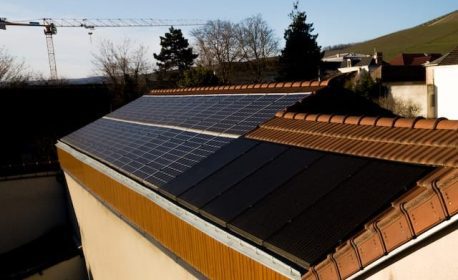 découvrez les panneaux solaires hybrides, une solution innovante et efficace pour produire de l'énergie renouvelable. combinez électricité et chaleur avec ces technologies avancées, optimisez votre consommation d'énergie et réduisez votre empreinte carbone. idéal pour les particuliers et les entreprises souhaitant investir dans un avenir durable.