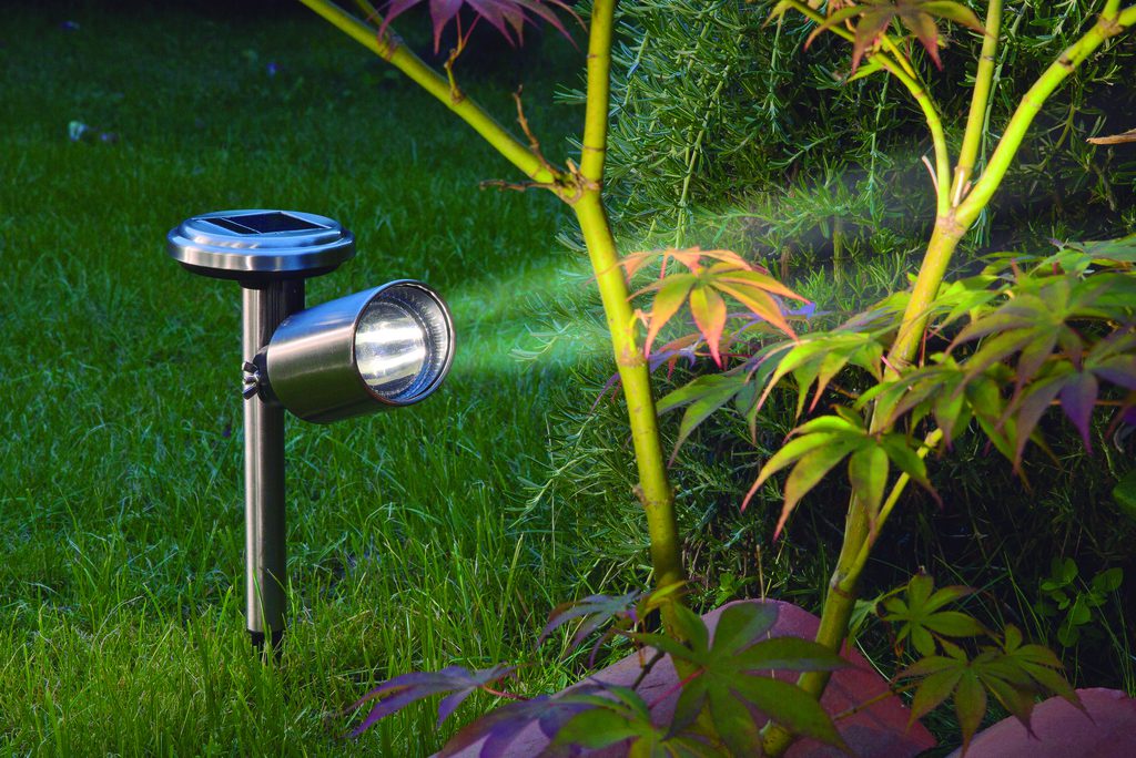 découvrez comment intégrer des panneaux solaires dans votre jardin pour maximiser votre espace extérieur tout en produisant de l'énergie renouvelable. apprenez les avantages, les options d'installation et les solutions esthétiques pour un jardin durable et respectueux de l'environnement.