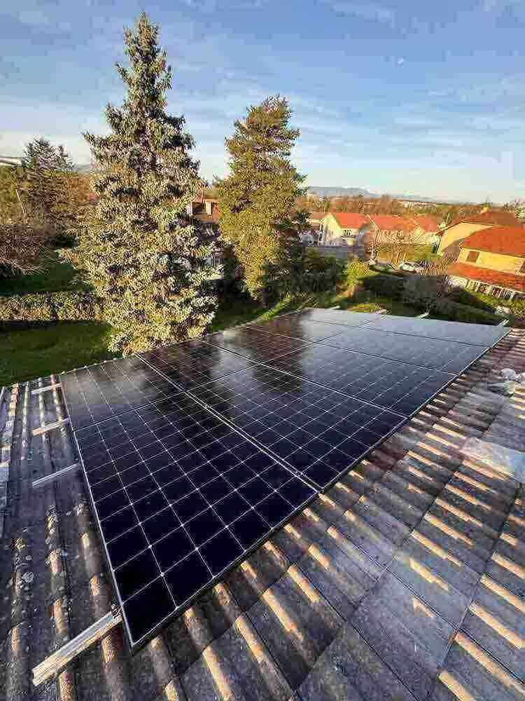 découvrez les panneaux solaires dans le jura : une solution énergétique écologique et économique pour votre maison. optez pour l'énergie solaire et profitez d'un rendement optimal tout en préservant notre planète.