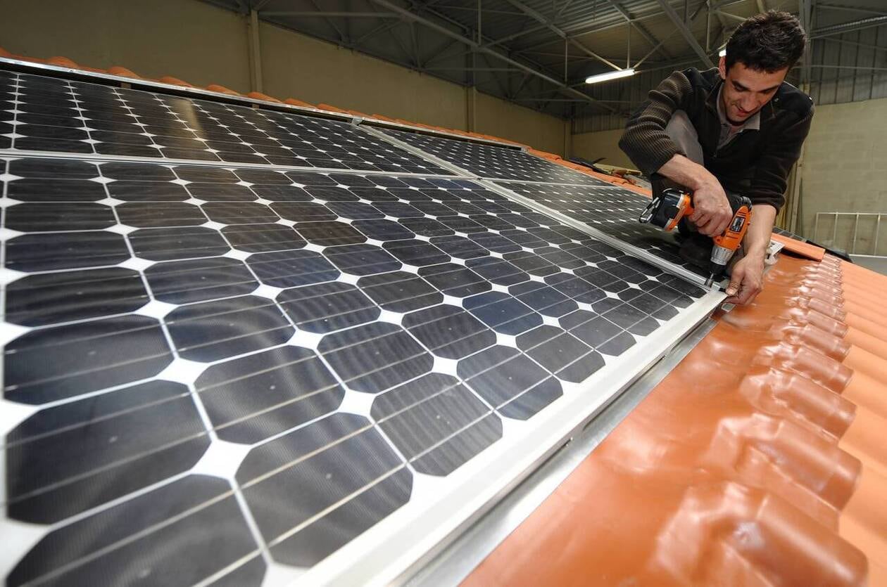 découvrez nos panneaux solaires à nantes ! profitez d'une énergie renouvelable, réduisez vos factures d'électricité et contribuez à la préservation de l'environnement. obtenez un devis personnalisé dès aujourd'hui.