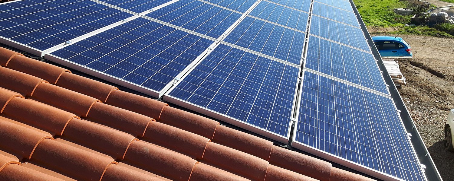 découvrez comment l'énergie photovoltaïque façonne notre avenir. explorez les avantages de cette technologie durable et son rôle clé dans la transition énergétique.