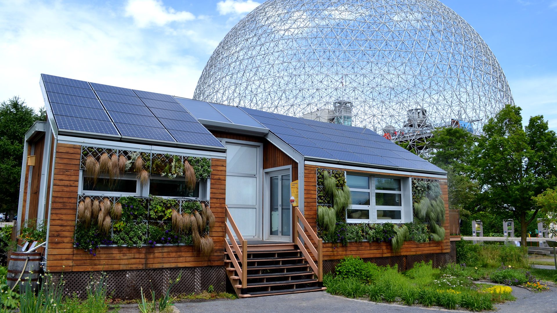 découvrez comment le photovoltaïque peut transformer votre maison en une source d'énergie renouvelable. informez-vous sur les avantages, les coûts et les solutions adaptées pour réduire votre empreinte carbone tout en économisant sur vos factures d'électricité.