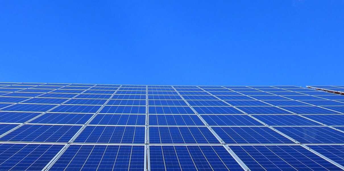 découvrez les solutions photovoltaïques en belgique pour produire de l'énergie renouvelable, réduire votre facture d'électricité et contribuer à la transition écologique. informez-vous sur les aides disponibles et les avantages d'installer des panneaux solaires chez vous.