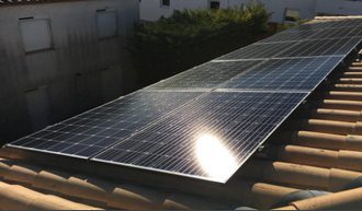 découvrez les prix d'installation des panneaux solaires en france. comparez les coûts, bénéficiez des aides gouvernementales et faites le choix éclairé pour une énergie renouvelable durable. économisez sur vos factures tout en protégeant l'environnement.