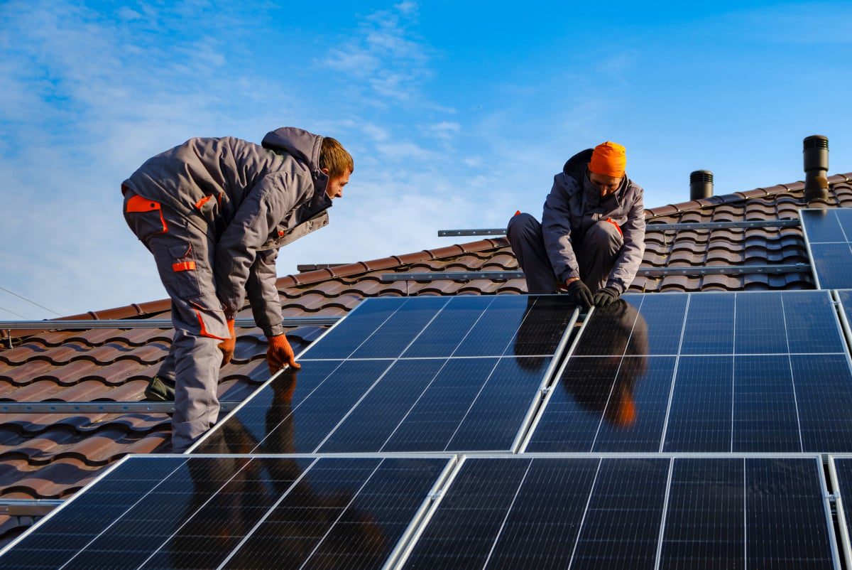 découvrez les prix des panneaux solaires en france. comparez les offres, bénéficiez d'économies d'énergie et d'éventuelles subventions pour votre installation. informez-vous sur les différents types de panneaux solaires et trouvez la solution adaptée à vos besoins.