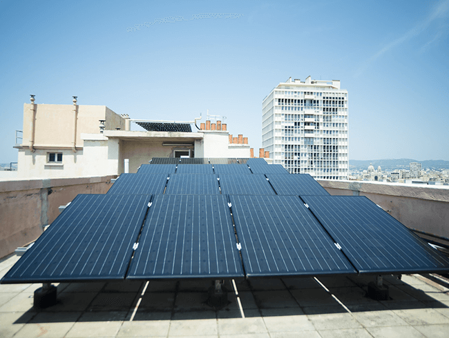 découvrez comment les projets solaires sur toits collectifs transforment l'énergie renouvelable en avantages environnementaux et économiques. rejoignez le mouvement vert en exploitant le potentiel de votre toiture pour une énergie propre et partagée.