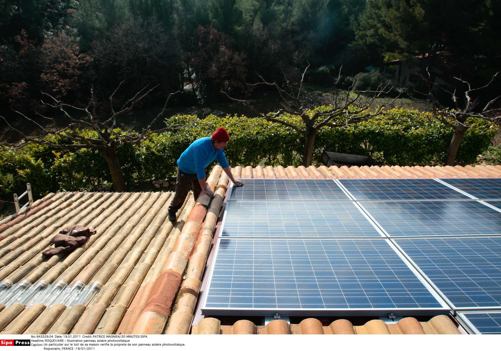 découvrez comment les panneaux photovoltaïques transforment la lumière du soleil en énergie, en explorant les proportions d'énergie qu'ils peuvent générer pour alimenter votre maison ou votre entreprise. optimisez votre consommation énergétique tout en respectant l'environnement.