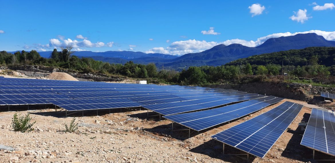 découvrez l'importance de la sensibilisation photovoltaïque pour comprendre les enjeux de l'énergie solaire. informez-vous sur les bénéfices environnementaux et économiques de l'énergie renouvelable, et apprenez comment adopter des solutions durables pour un avenir plus vert.