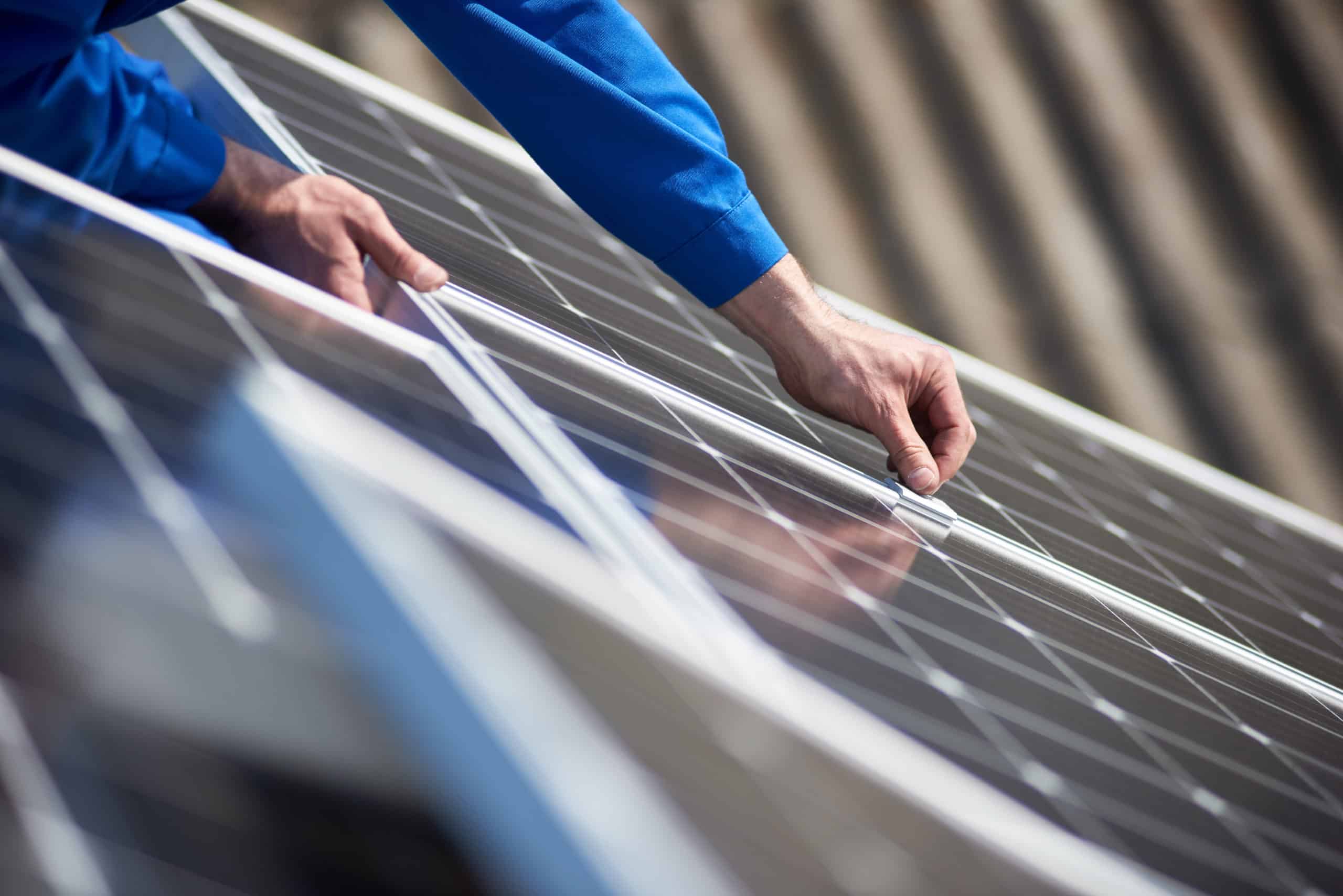découvrez comment optimiser la surface nécessaire pour des panneaux solaires de 100 kwc, garantissant une production d'énergie solaire efficace et durable pour vos besoins.