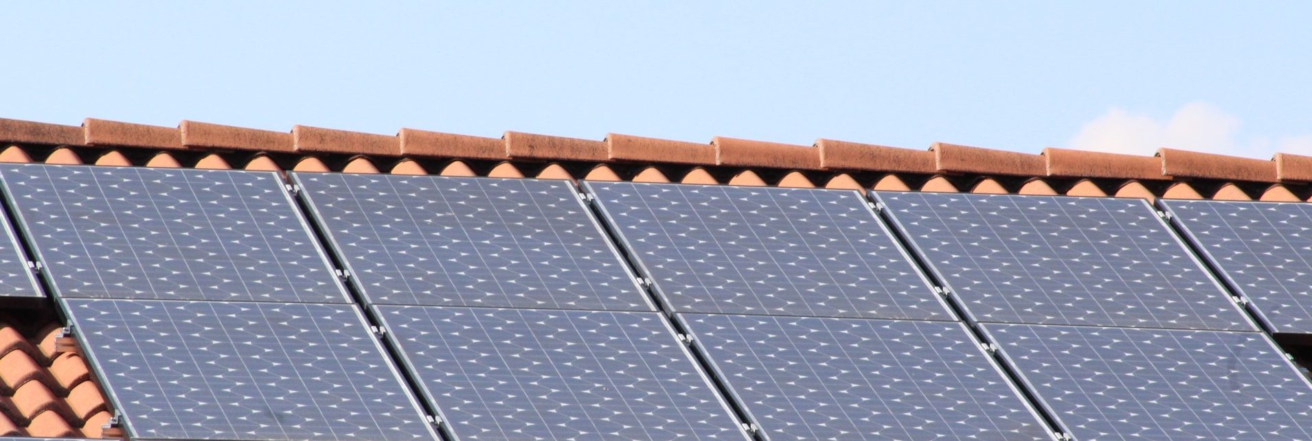découvrez comment optimiser votre production d'énergie avec des panneaux photovoltaïques en gérant efficacement le surplus d'électricité généré. profitez d'une consommation énergétique réduite et d'économies significatives grâce à cette source d'énergie renouvelable.