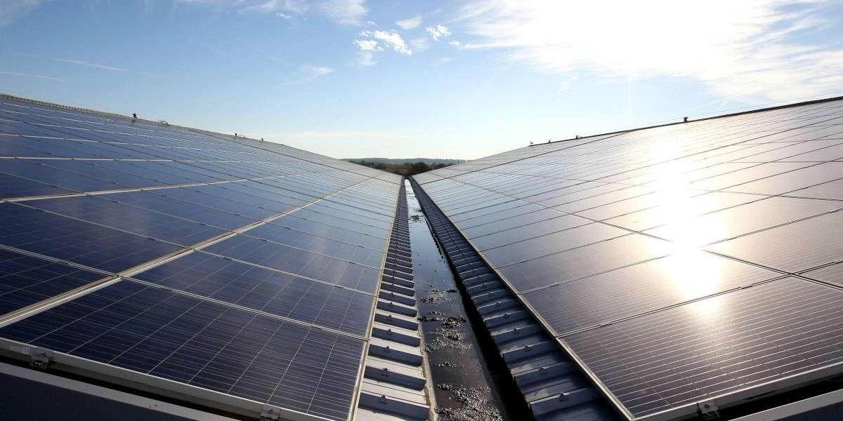 découvrez comment la transformation énergétique grâce aux panneaux solaires peut révolutionner votre consommation d'énergie. explorez les avantages, les technologies innovantes et les impacts environnementaux positifs de l'énergie solaire.