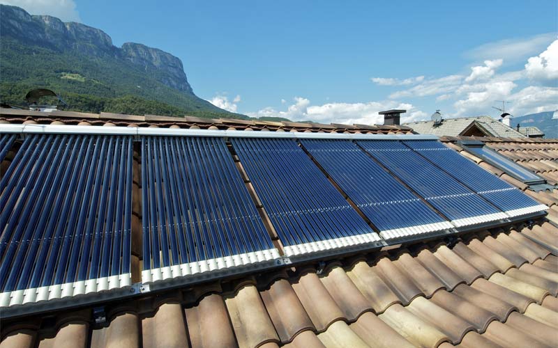 découvrez les différents types de panneaux photovoltaïques et choisissez celui qui correspond le mieux à vos besoins énergétiques. apprenez les avantages, inconvénients et applications de chaque type pour optimiser votre installation solaire.
