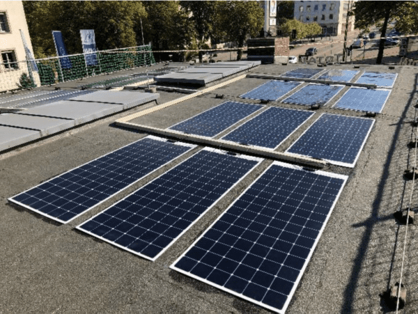 découvrez notre usine de panneaux solaires en france, dédiée à la fabrication innovante et durable de solutions énergétiques renouvelables. rejoignez la transition énergétique avec des produits de qualité, conçus pour répondre aux besoins de demain.