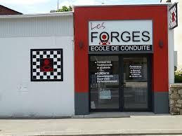 découvrez l'initiative de l'école de châtenois-les-forges qui intègre des panneaux photovoltaïques pour une éducation durable et un avenir éco-responsable. apprenez comment cette installation contribue à la transition énergétique et sensibilise les élèves aux enjeux environnementaux.