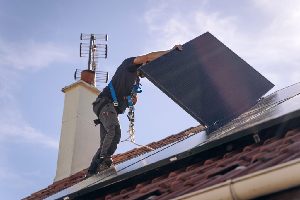 découvrez comment calculer et optimiser la surface des panneaux photovoltaïques pour maximiser votre production d'énergie solaire. apprenez les meilleures pratiques et astuces pour un rendement optimal.