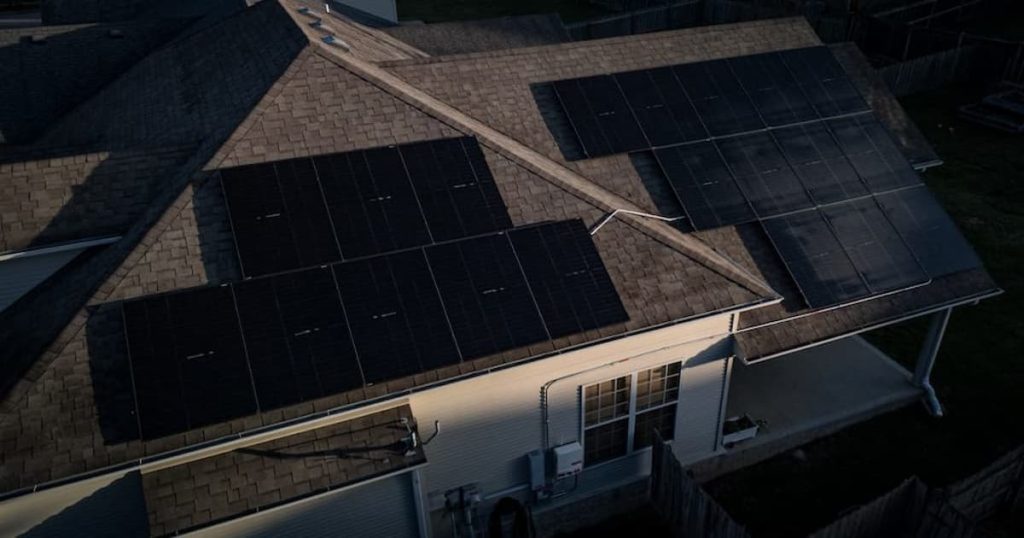 découvrez comment dimensionner efficacement vos panneaux solaires pour maximiser leur rendement. apprenez à évaluer vos besoins énergétiques, à choisir le bon matériel et à optimiser l'installation pour une transition énergétique réussie.