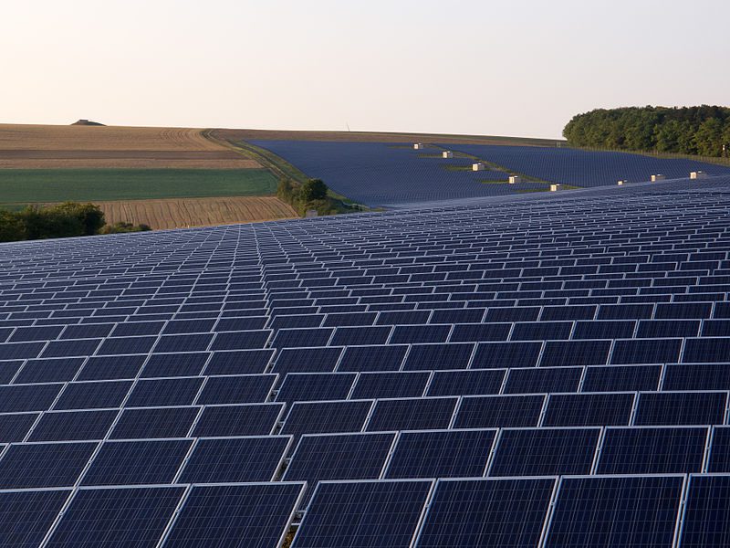 découvrez comment l'énergie photovoltaïque s'inscrit dans une démarche de développement durable, favorisant une transition énergétique respectueuse de l'environnement tout en soutenant l'économie locale. explorez les avantages des panneaux solaires pour un avenir plus vert.