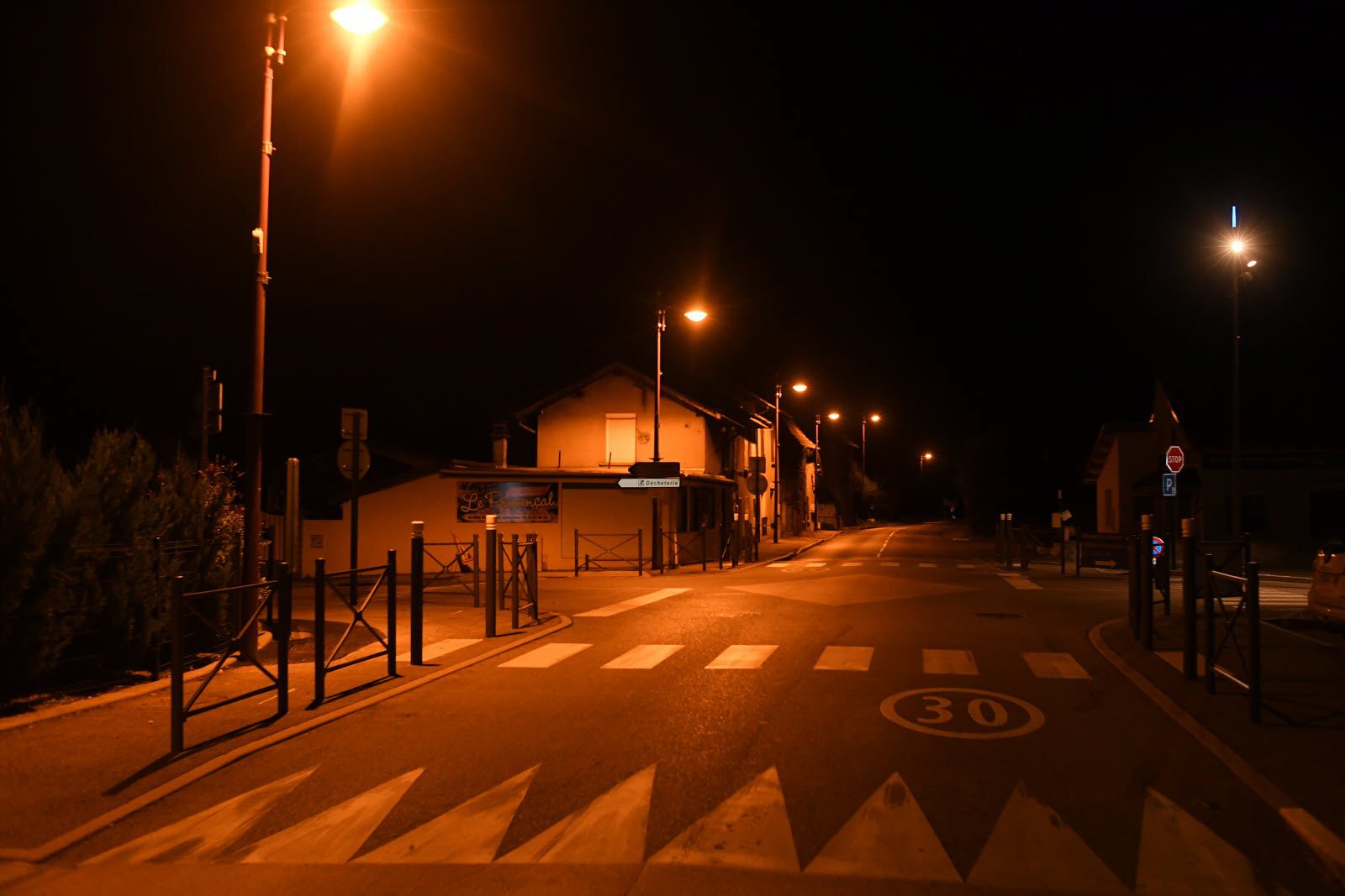 découvrez l'univers de l'électricité nocturne : comment l'éclairage transforme nos nuits, les innovations en matière d'éclairage durable et les conseils pour une consommation énergétique optimisée. plongez dans l'ambiance magique de la nuit éclairée!