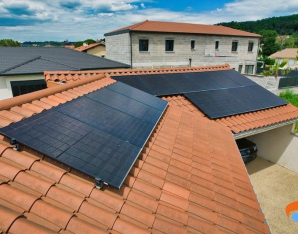 découvrez comment les panneaux solaires peuvent vous permettre de réaliser des économies significatives sur vos factures d'électricité. informez-vous sur les avantages écologiques et économiques d'une installation solaire.