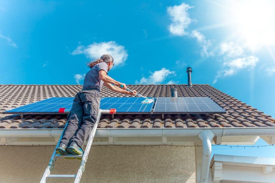 découvrez les aides disponibles pour l'installation de panneaux photovoltaïques en france. profitez des subventions, crédits d'impôt et autres incitations pour réduire vos coûts et optimiser votre transition énergétique.