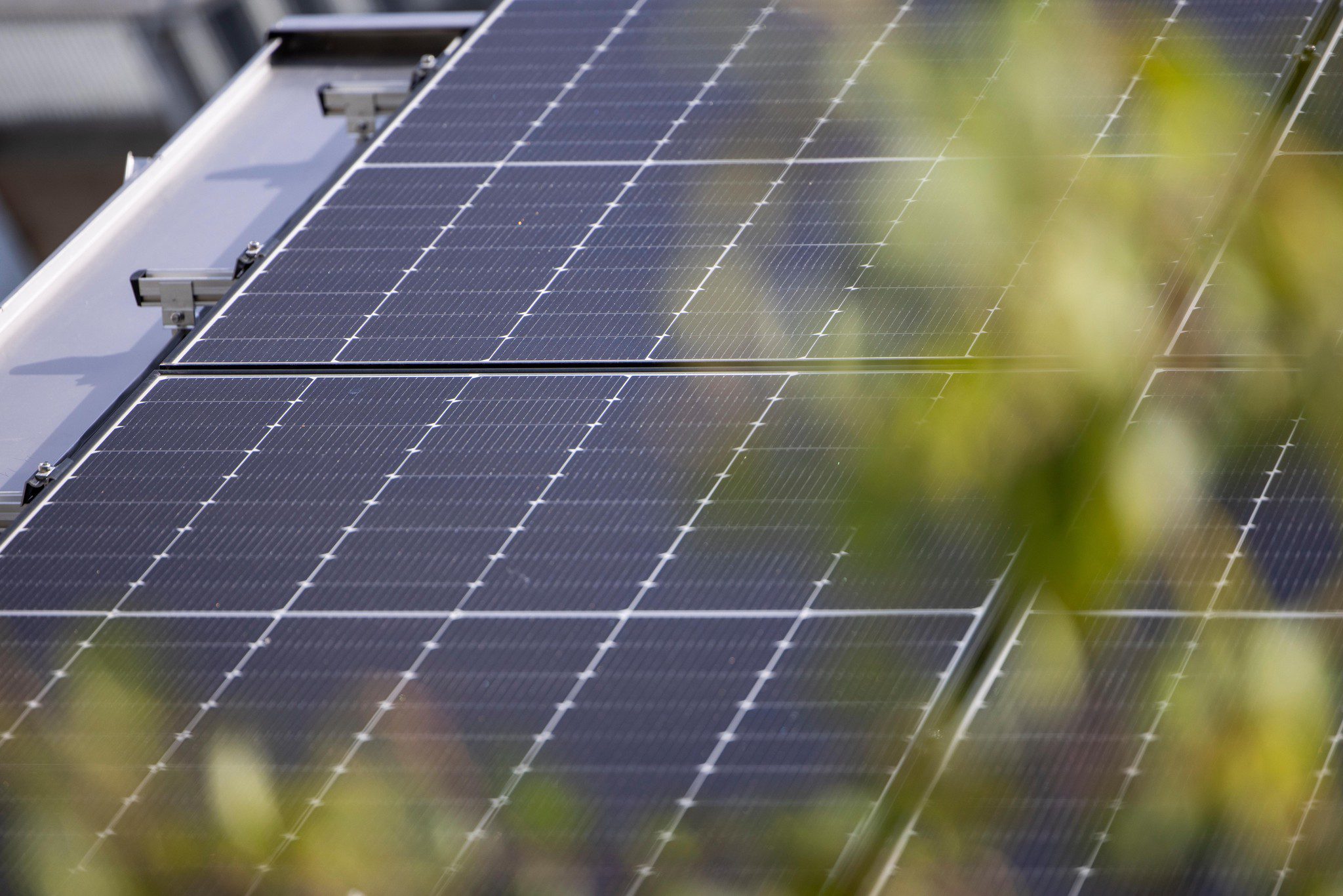 découvrez les solutions de panneaux solaires à yverdon pour une énergie durable et économique. profitez des avantages des énergies renouvelables et réduisez votre empreinte carbone tout en réalisant des économies sur vos factures d'électricité.