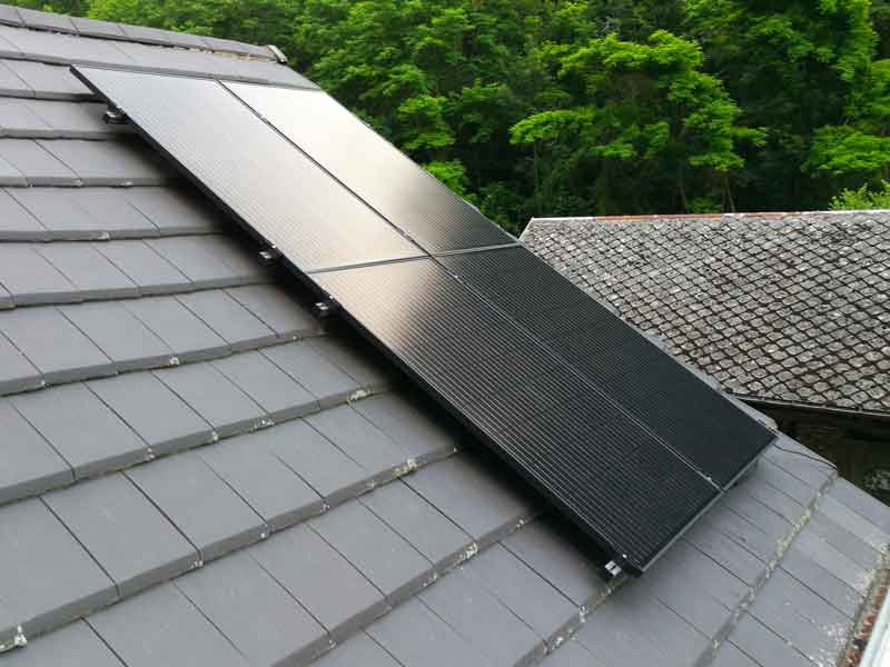 découvrez comment investir dans les panneaux solaires pour réduire votre facture d'électricité et contribuer à la protection de l'environnement. profitez des avantages fiscaux et des technologies innovantes pour maximiser votre retour sur investissement.