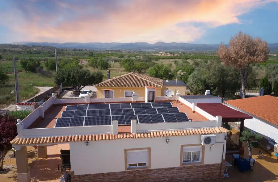 découvrez les avantages des panneaux solaires pour toits plats : une solution optimisée pour capter l'énergie solaire, augmenter l'efficacité énergétique de votre bâtiment et réduire votre empreinte carbone. informez-vous sur les meilleures options et les conseils d'installation.