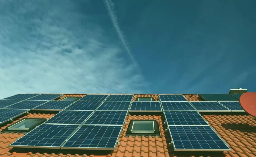 découvrez comment réaliser des économies significatives grâce aux panneaux solaires. optimisez votre consommation d'énergie et réduisez vos factures tout en contribuant à la protection de l'environnement.