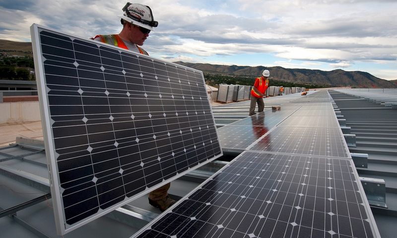 découvrez les aides disponibles pour l'installation de panneaux photovoltaïques en france. profitez de subventions, crédits d'impôt et autres incitations financières pour réaliser des économies d'énergie tout en contribuant à la transition énergétique.