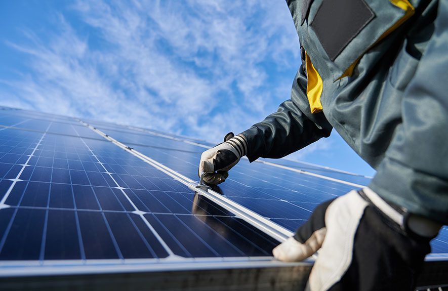 découvrez les avantages de l'autoconsommation photovoltaïque, une solution durable et économique pour produire votre propre électricité grâce à l'énergie solaire. réduisez vos factures d'énergie et agissez pour la planète en installant des panneaux solaires chez vous.