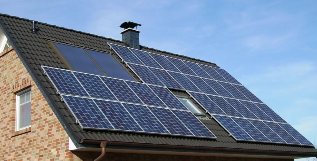 découvrez comment l'autoconsommation solaire vous permet de produire votre propre électricité grâce à des panneaux solaires, réduisant ainsi vos factures d'énergie et contribuant à un avenir durable. informez-vous sur les avantages, les installations, et toutes les étapes pour adopter cette solution écologique.