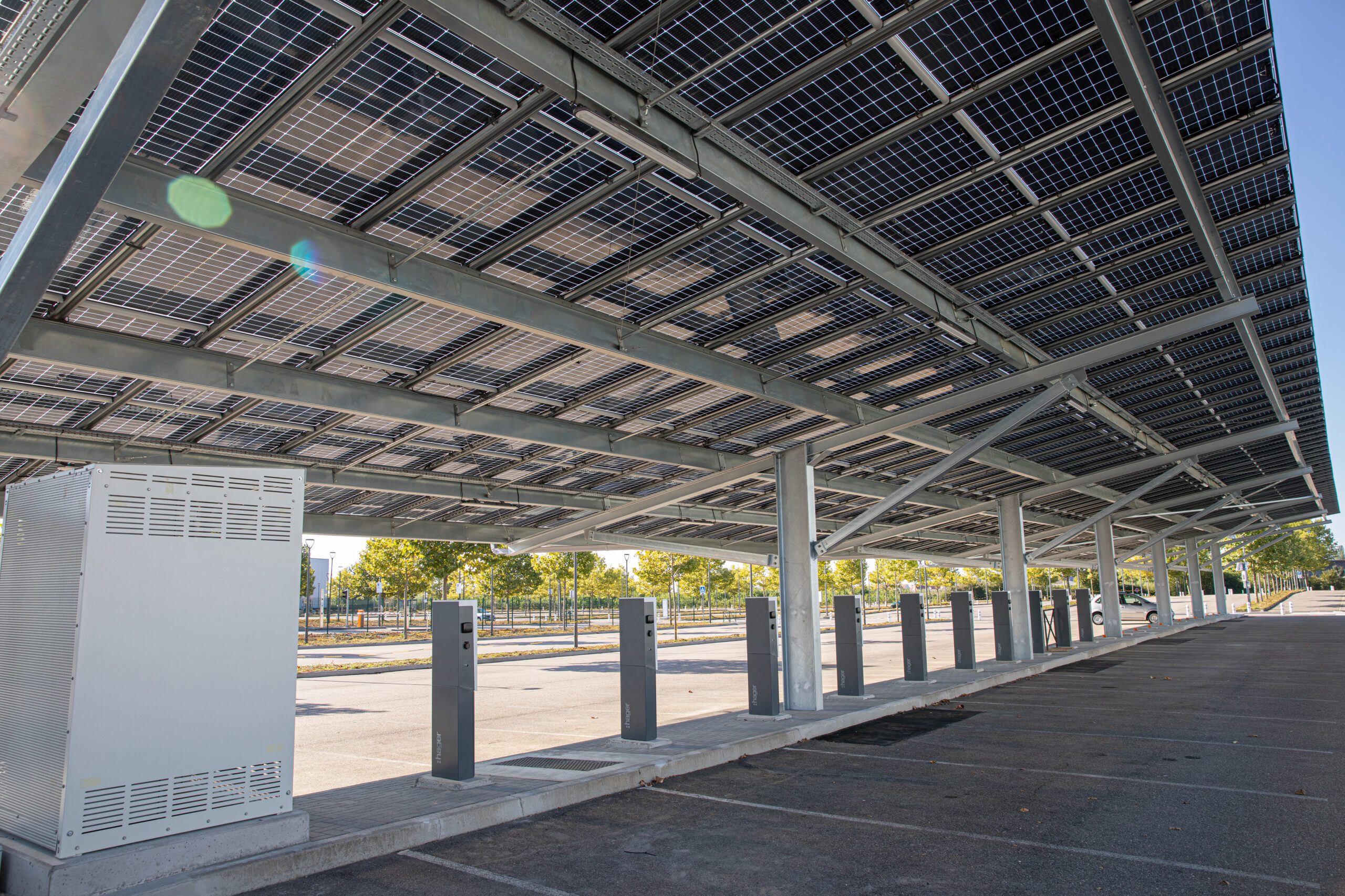 découvrez les nombreux avantages d'un panneau solaire de 3 kwc : économies d'énergie, contribution à la réduction de l'empreinte carbone, et rentabilité sur le long terme. profitez d'une énergie renouvelable fiable et durable tout en valorisant votre propriété.
