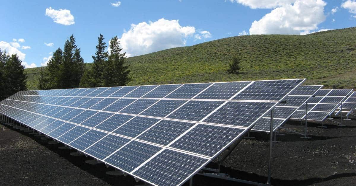 découvrez les nombreux avantages des panneaux photovoltaïques en wallonie : réduction des factures d'électricité, impact environnemental positif, aides gouvernementales et valorisation de votre patrimoine. faites le choix de l'énergie renouvelable et transformez votre toit en source d'économie !