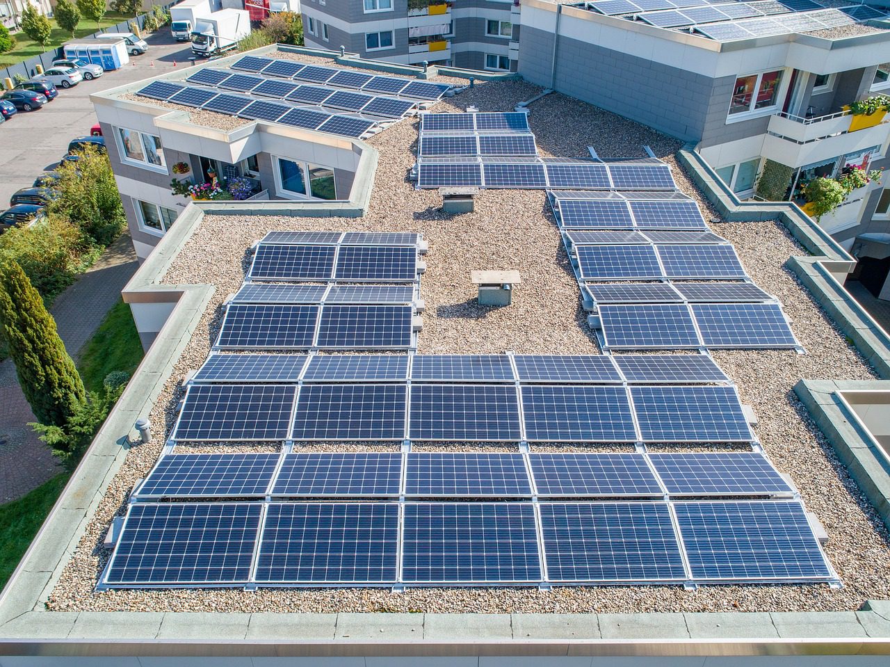 découvrez les nombreux avantages des panneaux solaires pour votre appartement. économisez sur vos factures d'énergie, contribuez à la protection de l'environnement et profitez d'une valorisation de votre bien immobilier avec des solutions photovoltaïques adaptées à la vie en copropriété.