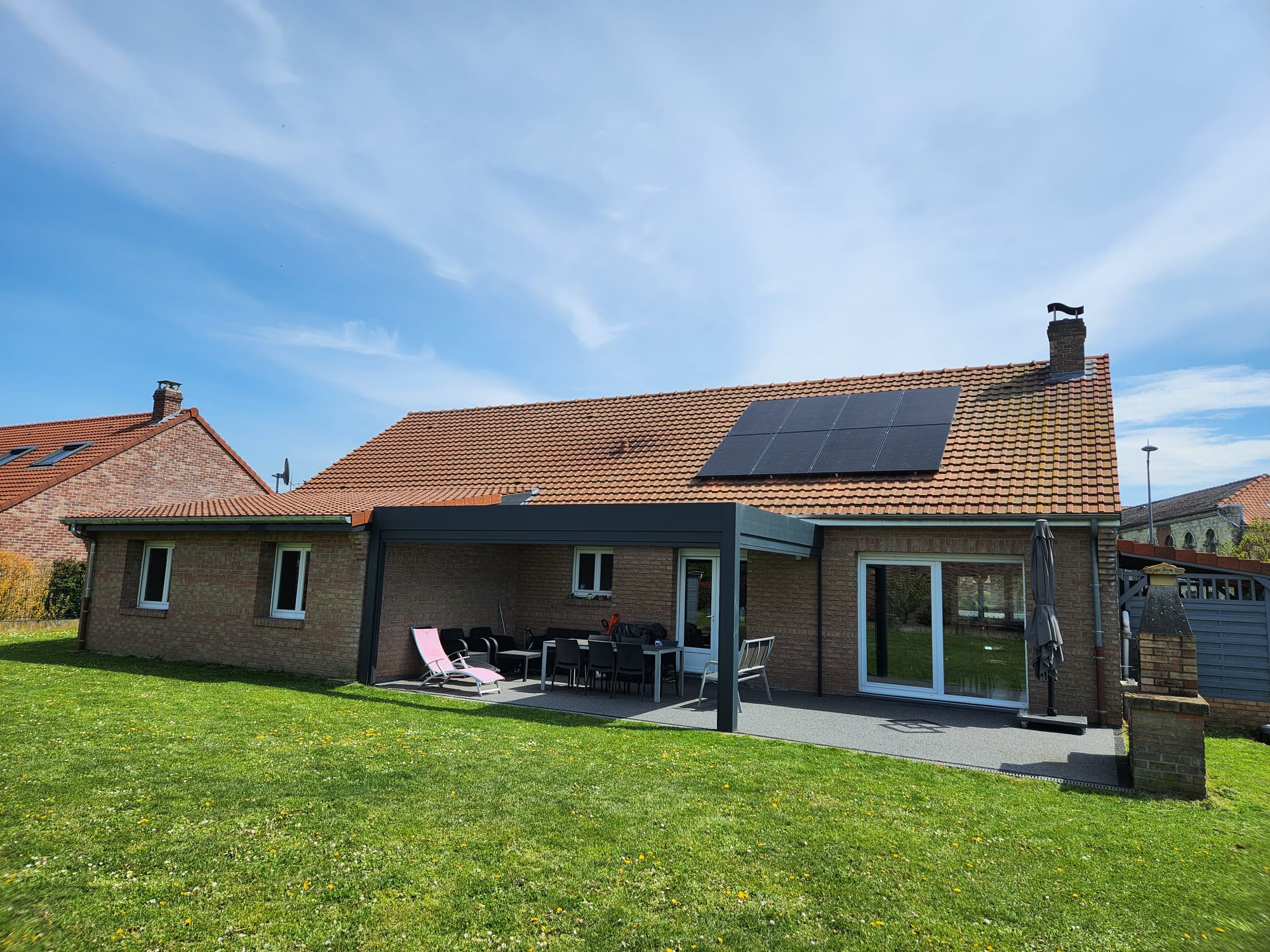 découvrez les nombreux avantages des panneaux solaires à lille : économies d'énergie, réduction de votre empreinte écologique et valorisation de votre patrimoine. optez pour une solution durable et rentable avec l'énergie solaire dans cette belle région du nord.