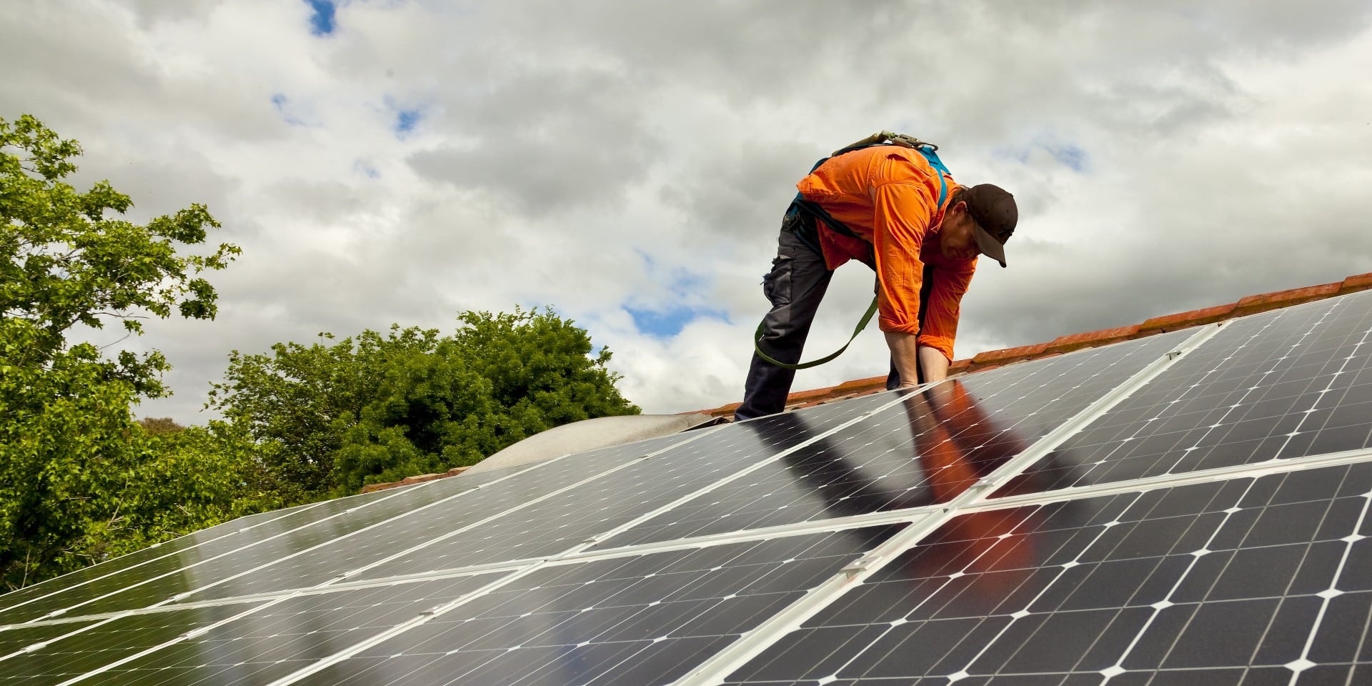 découvrez les avantages des panneaux solaires monocristallins : efficacité énergétique supérieure, durée de vie prolongée et esthétisme moderne. optimisez votre production d'énergie renouvelable et réduisez votre empreinte carbone grâce à cette technologie innovante.