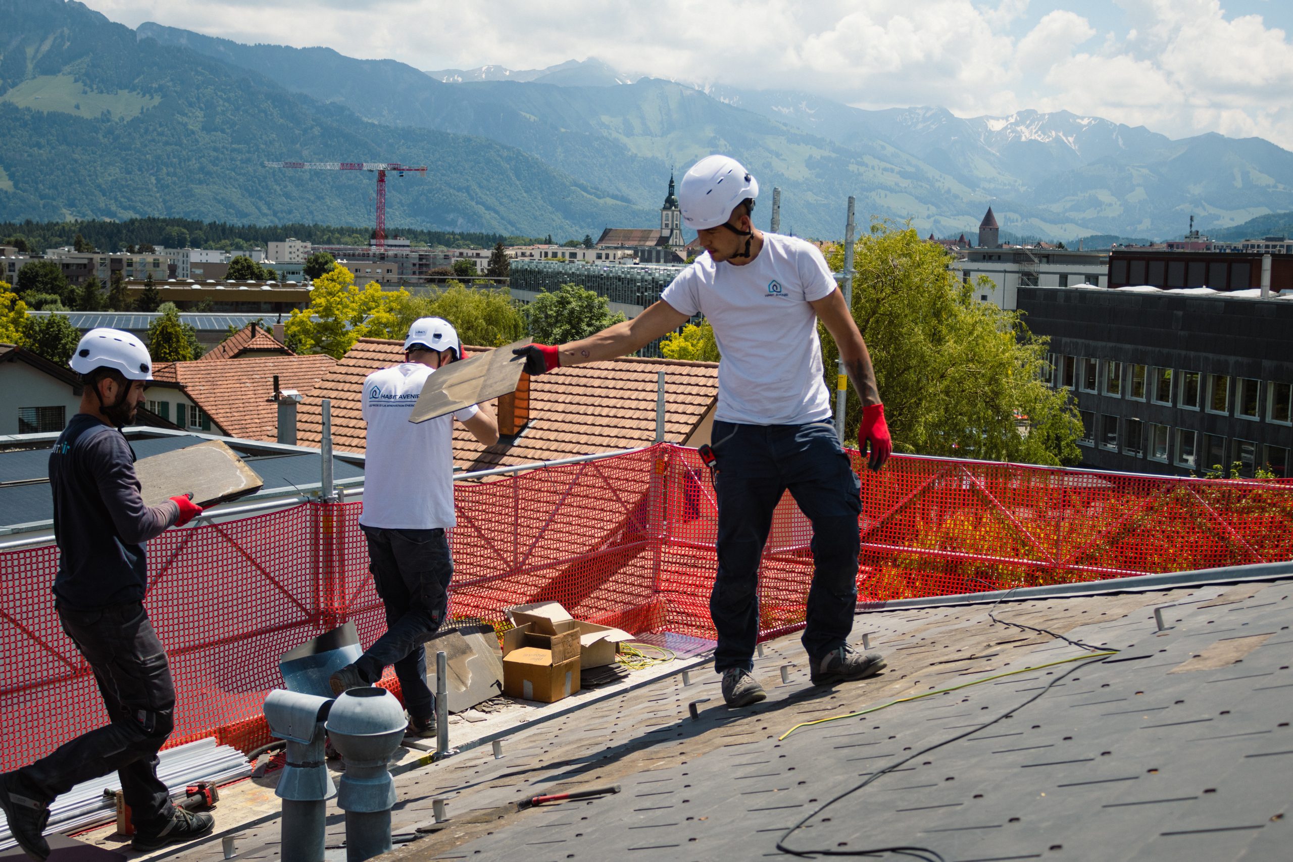 découvrez les nombreux avantages des panneaux solaires en valais. profitez d'une énergie renouvelable et économique, réduisez vos factures d'électricité et contribuez à la protection de l'environnement grâce à cette technologie durable adaptée aux besoins locaux.