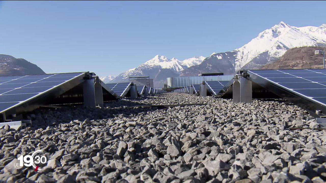 découvrez les nombreux avantages des panneaux solaires dans le valais. profitez d'une énergie renouvelable économique, réduisez votre empreinte carbone et augmentez la valeur de votre propriété tout en bénéficiant des subventions et incitations gouvernementales. transformez votre consommation d'énergie dès aujourd'hui !