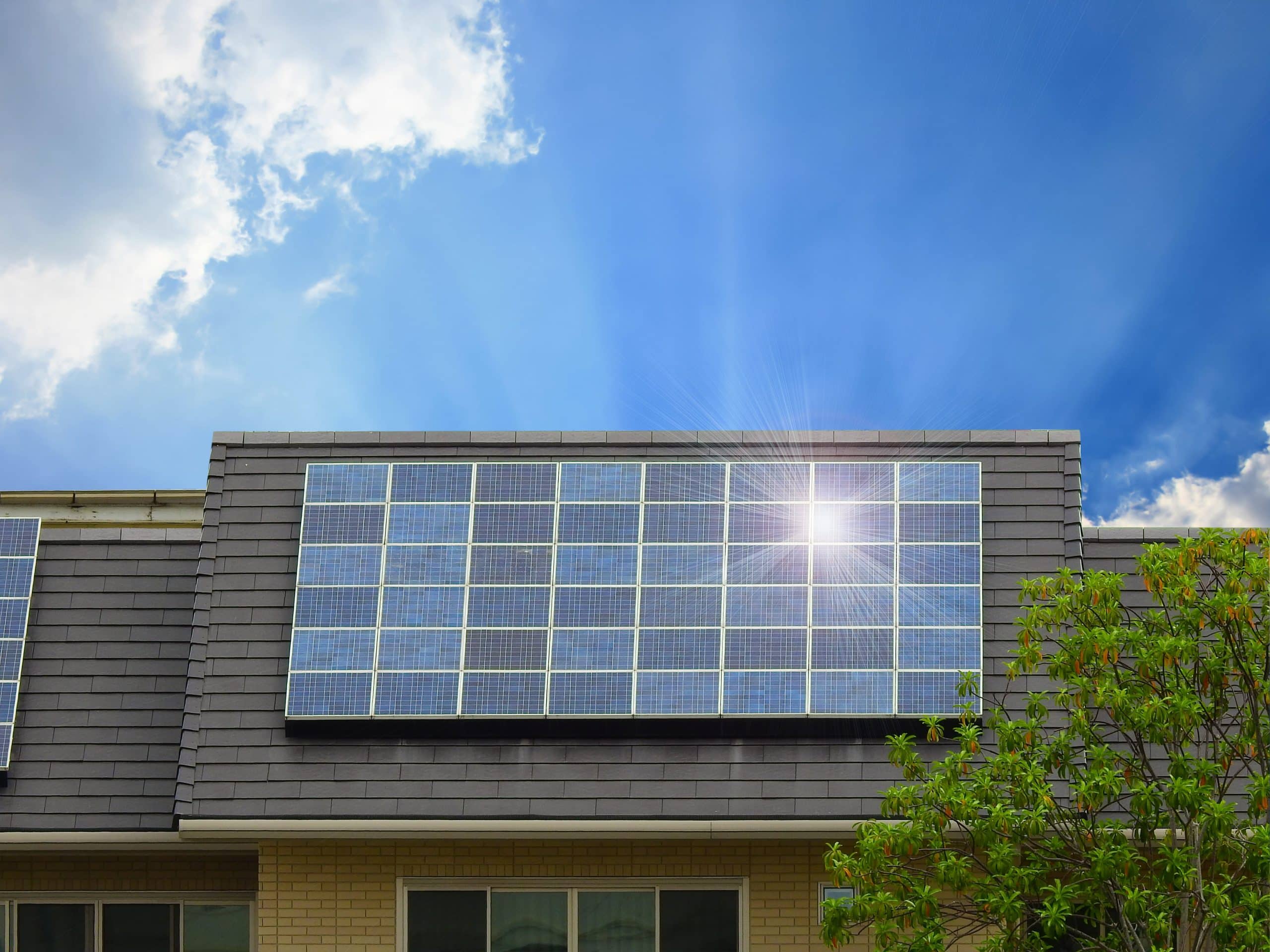 découvrez les nombreux avantages des panneaux photovoltaïques : une source d'énergie renouvelable, économies sur vos factures d'électricité, valorisation de votre patrimoine, et contribution à la protection de l'environnement. optez pour une solution durable et économique dès aujourd'hui.